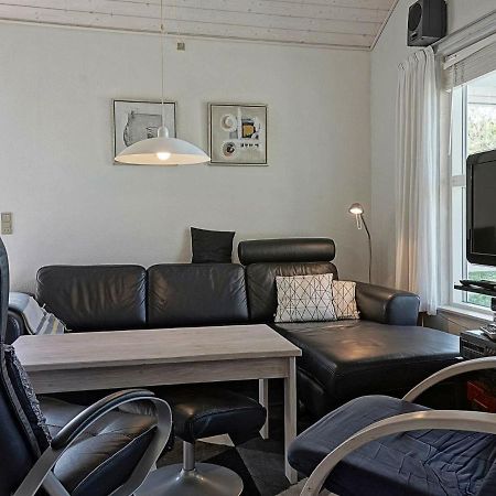 Three-Bedroom Holiday Home In Hasle 3 Vang  Exterior photo