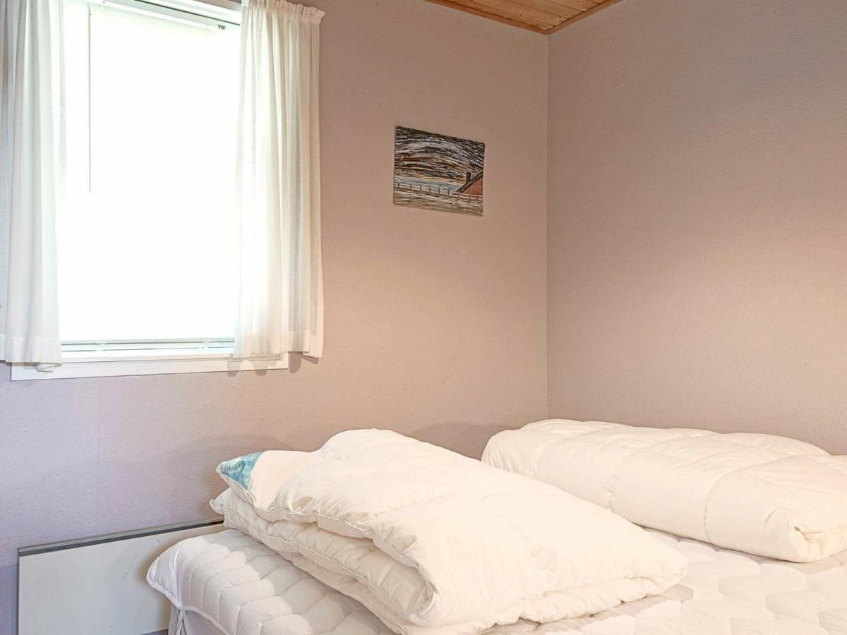 Three-Bedroom Holiday Home In Hasle 3 Vang  Room photo