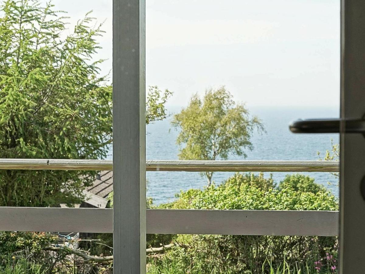 Three-Bedroom Holiday Home In Hasle 3 Vang  Room photo
